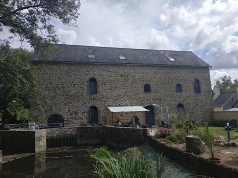 Le Moulin De Meral Montsûrs 외부 사진