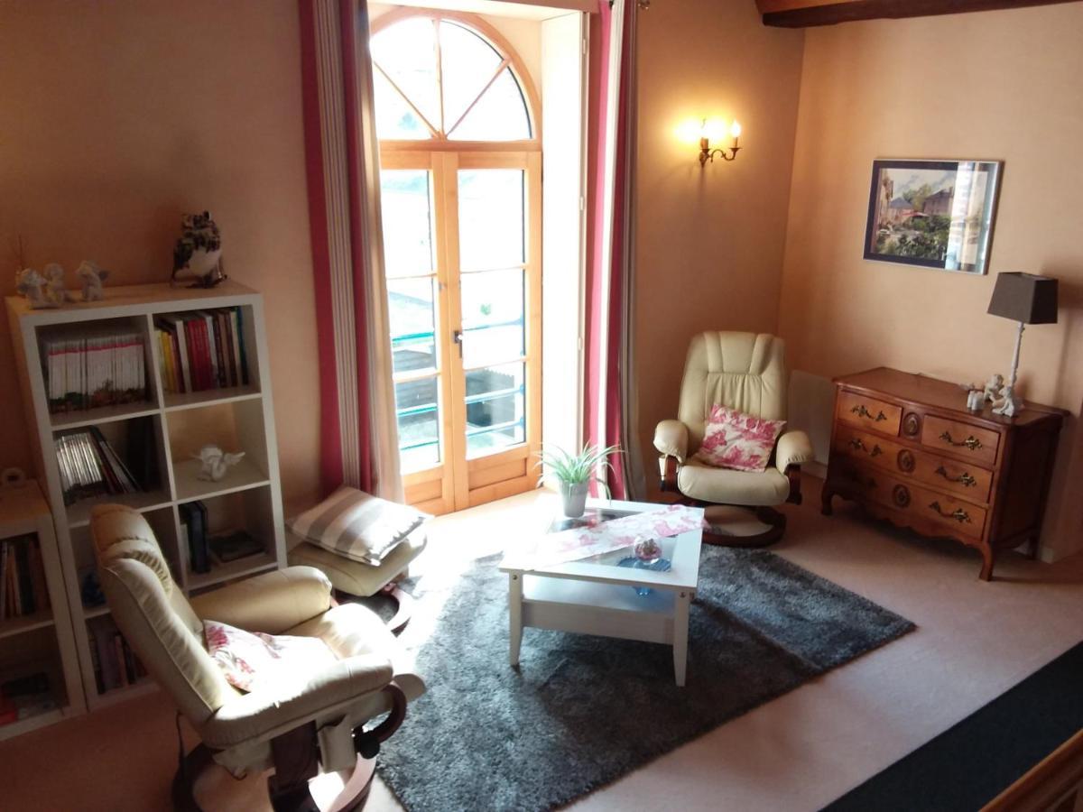 Le Moulin De Meral Montsûrs 외부 사진
