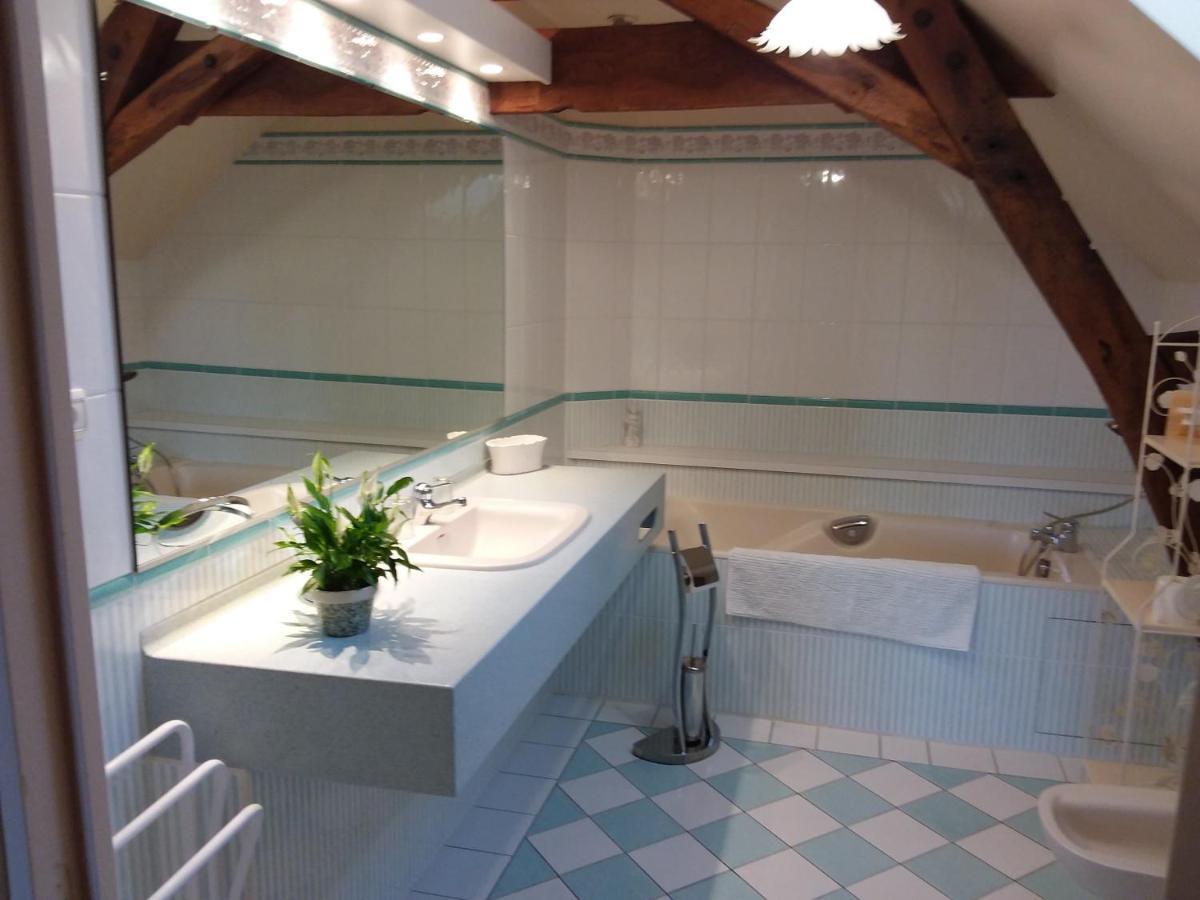 Le Moulin De Meral Montsûrs 외부 사진