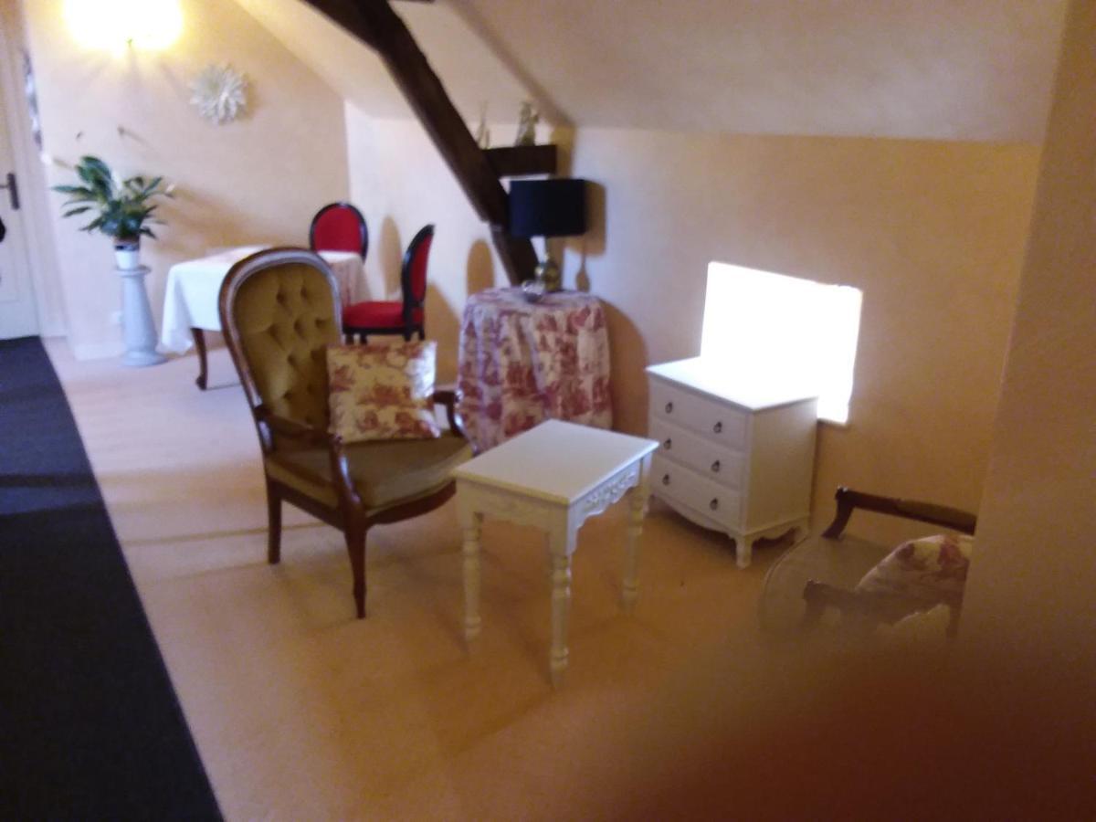 Le Moulin De Meral Montsûrs 외부 사진
